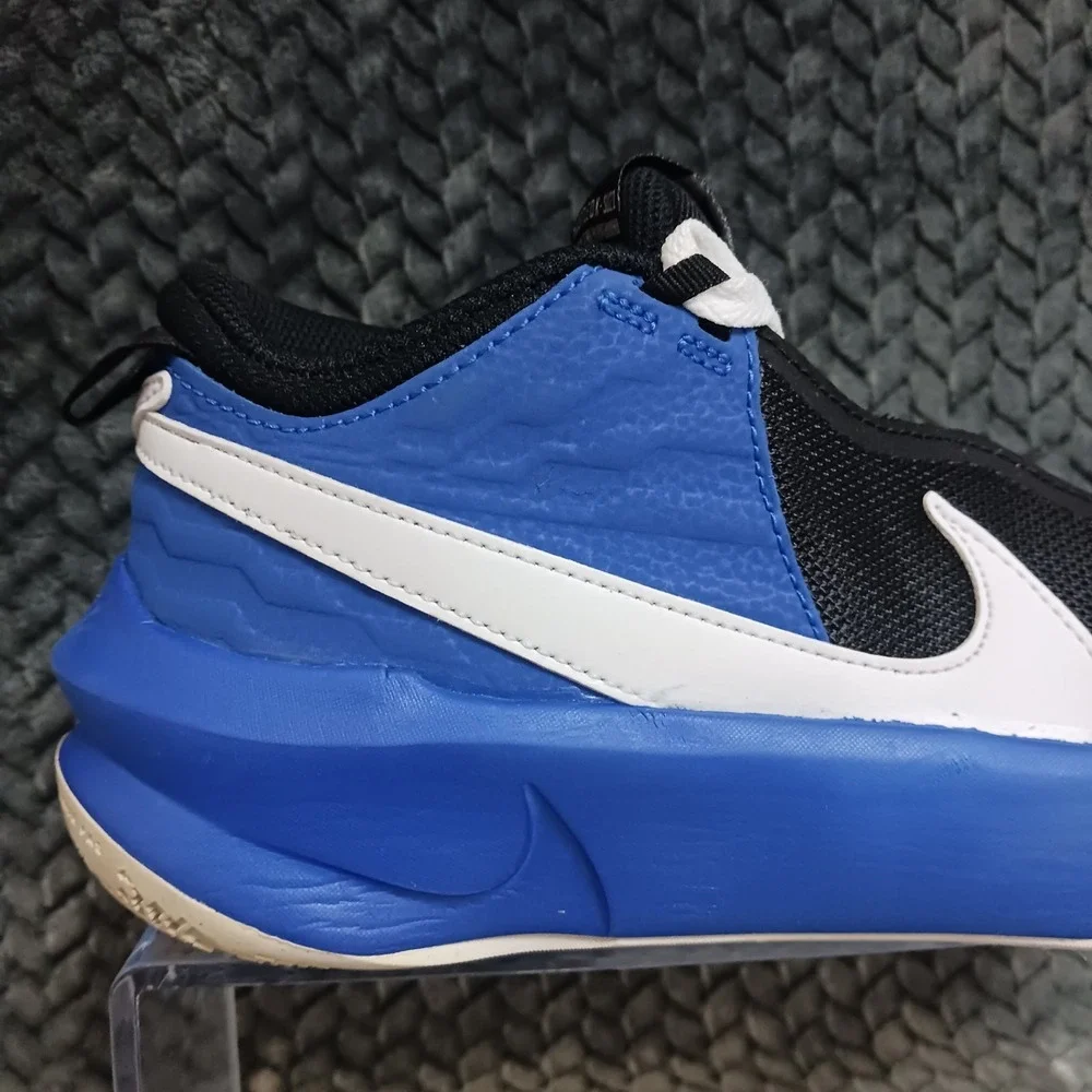 Nike Team Hustle D10 GS Black Game Royal Youth Basketball Shoes Size 6.5Y